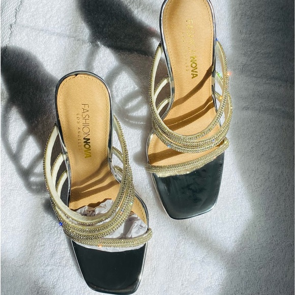 SOLD - Picture 4 of 7